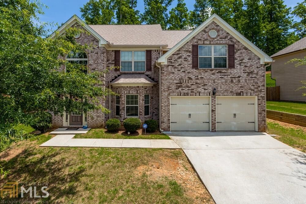 Property Photo: 6947 Misttop Loop GA 30213