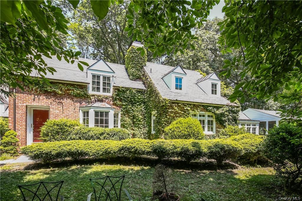Property Photo: 101 Upper North Highland Place NY 10520