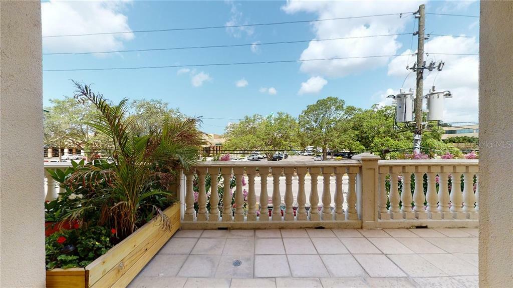 Property Photo: 316 8th Street S 104 FL 33701