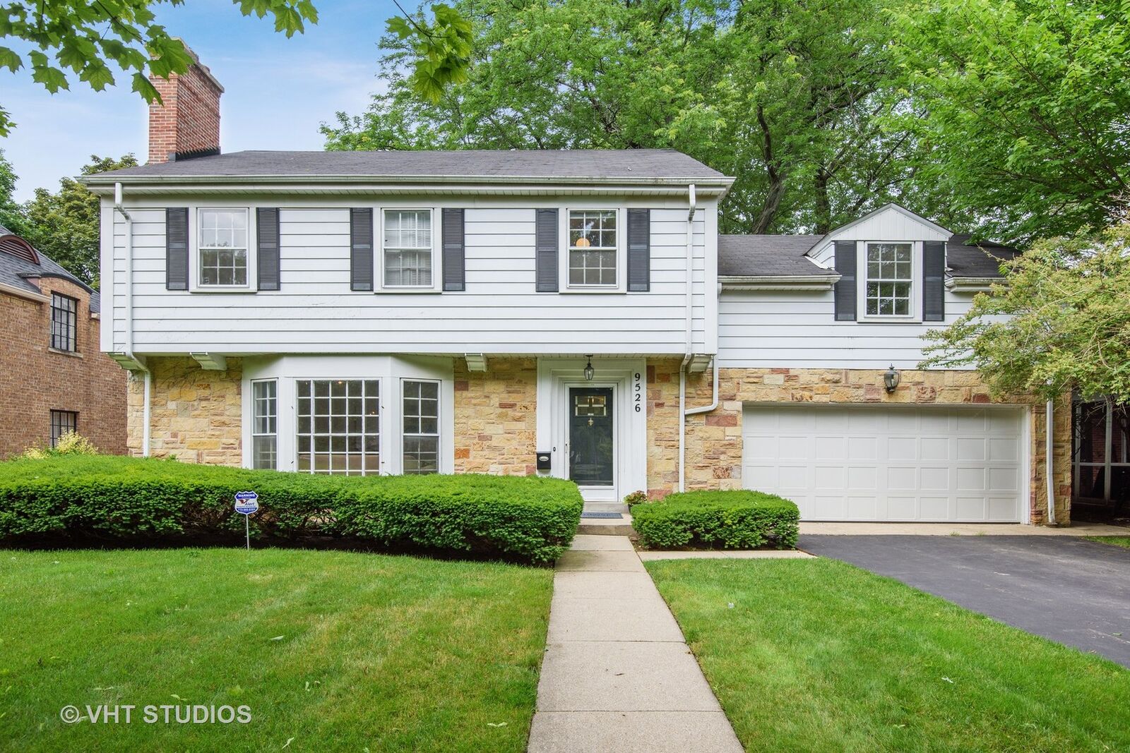 Property Photo: 9526 Lawndale Avenue IL 60203
