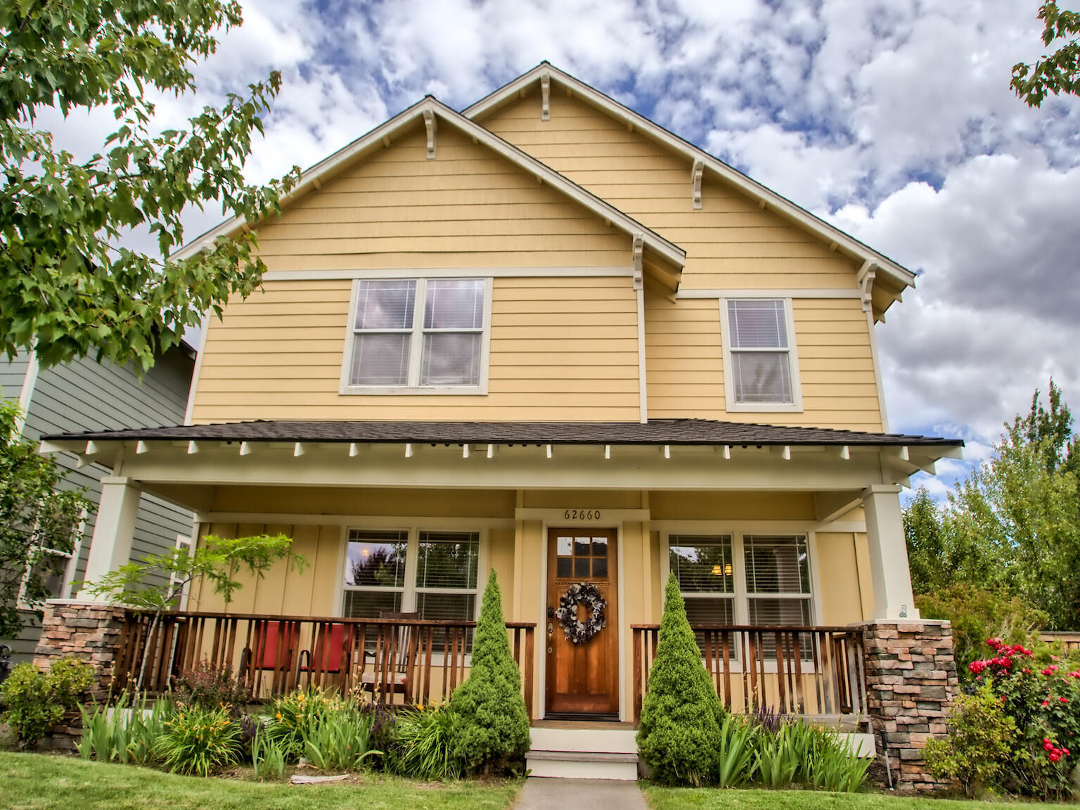 Property Photo: 62660 Larkview Road OR 97701