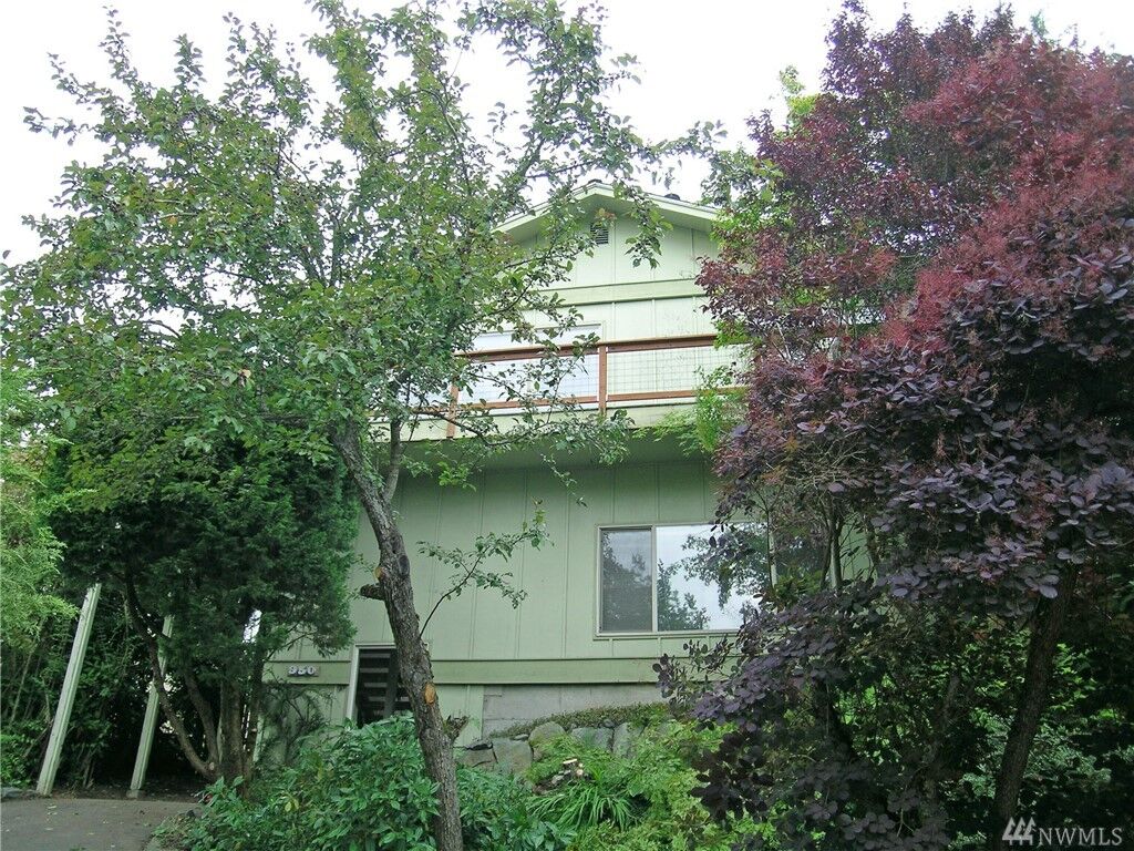 Property Photo: 950 Puget Street WA 98225