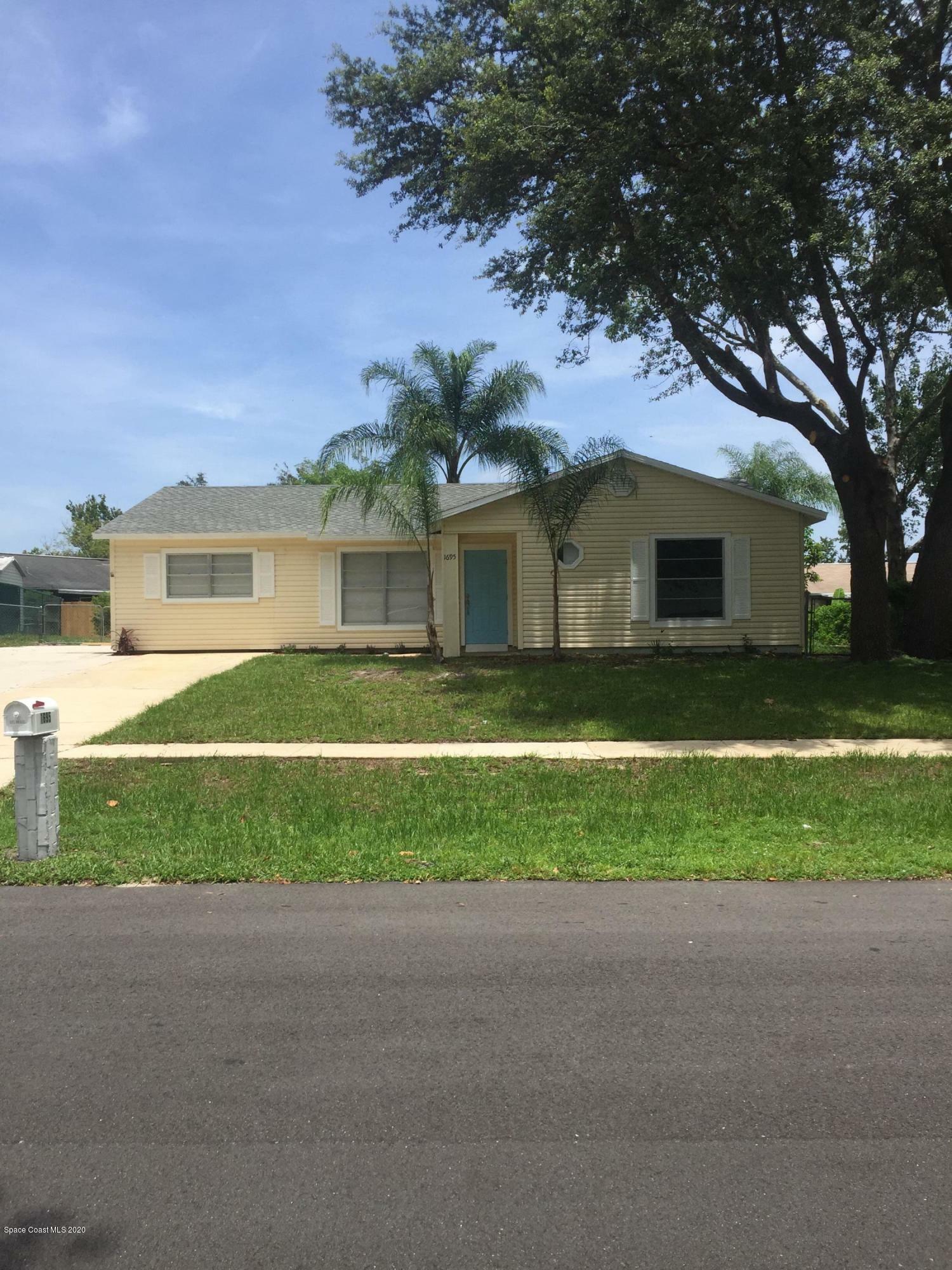 Property Photo:  1695 Yorktown Avenue  FL 32796 