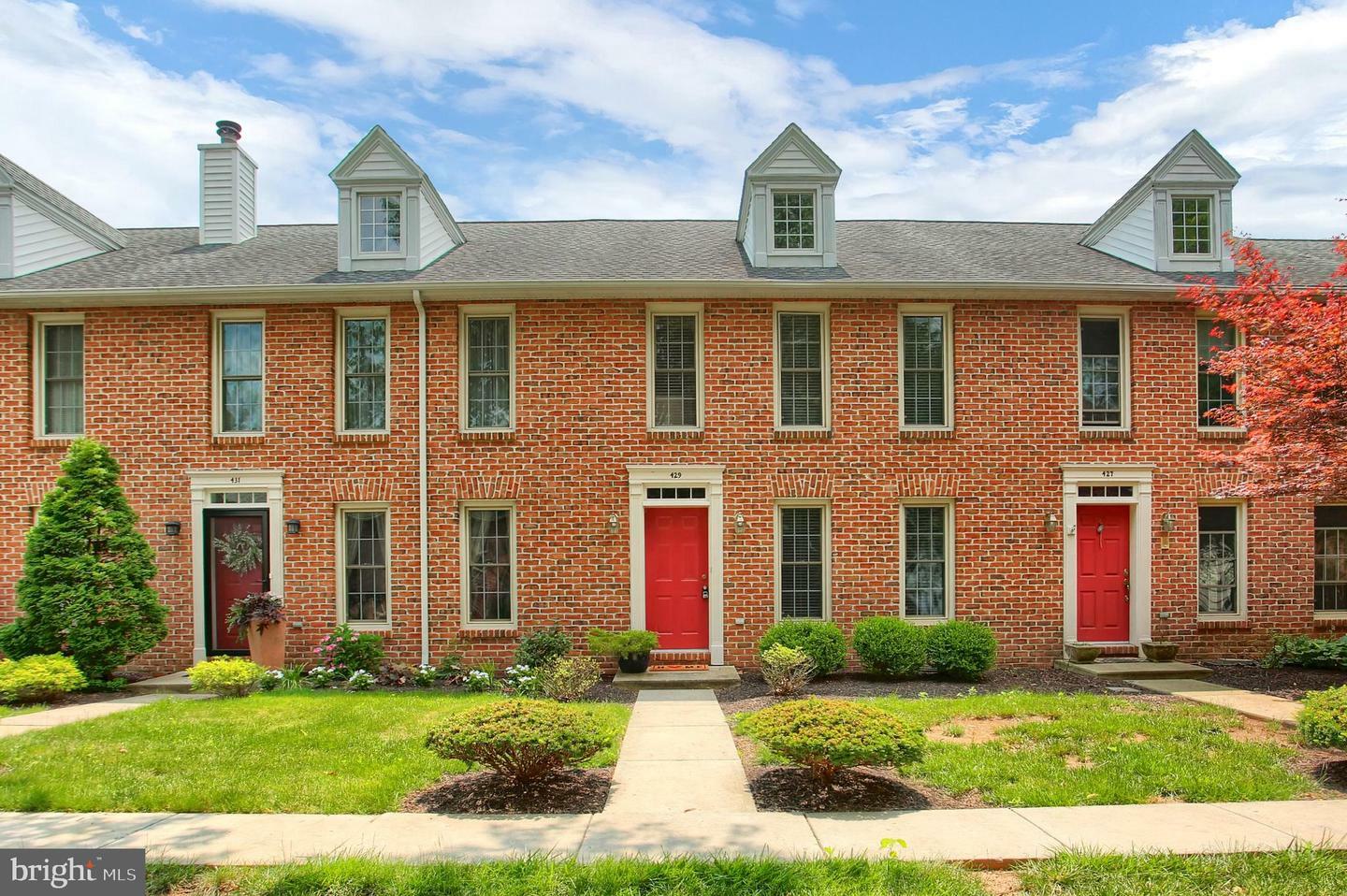 Property Photo: 429 Delancey Court PA 17055