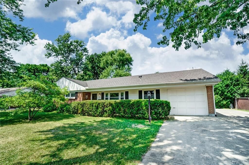 Property Photo: 30 Blackstone Drive OH 45459