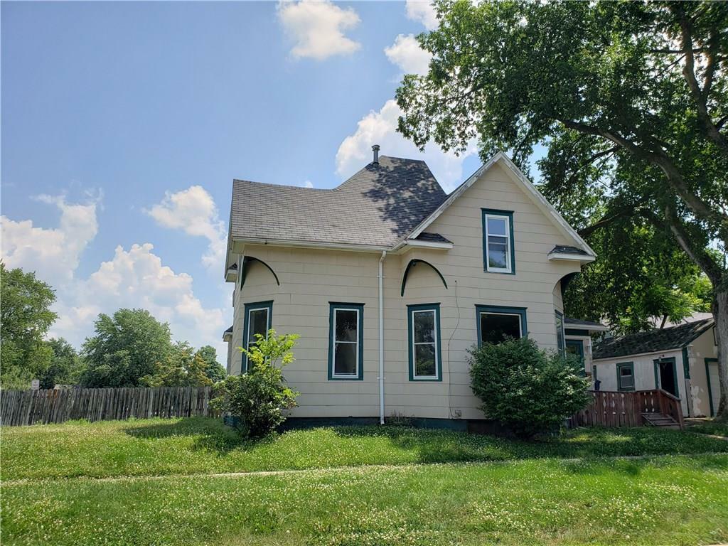 Property Photo:  804 E 2nd Street  IA 50219 