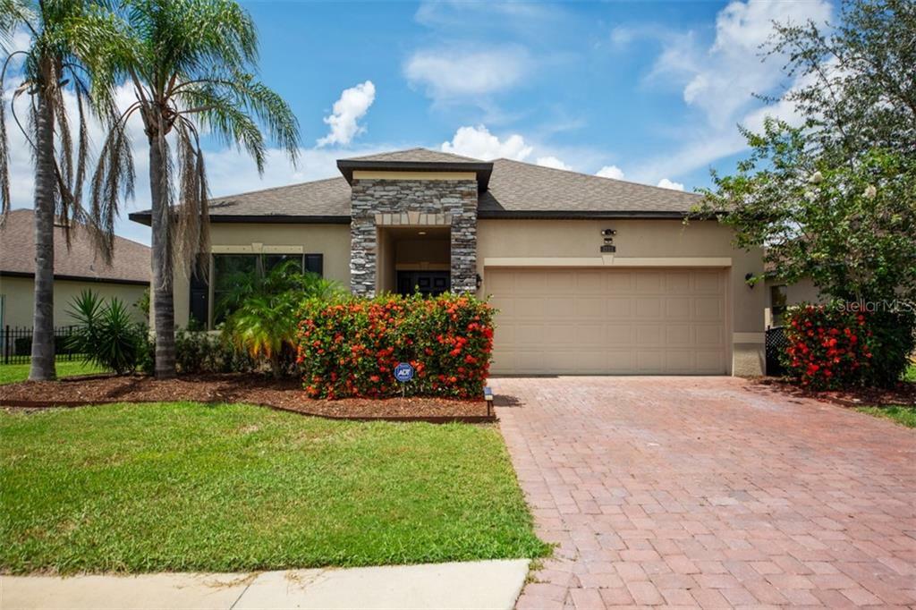 Property Photo:  2202 50th Street Circle E  FL 34221 