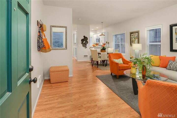 Property Photo: 2110 California Avenue SW D WA 98116