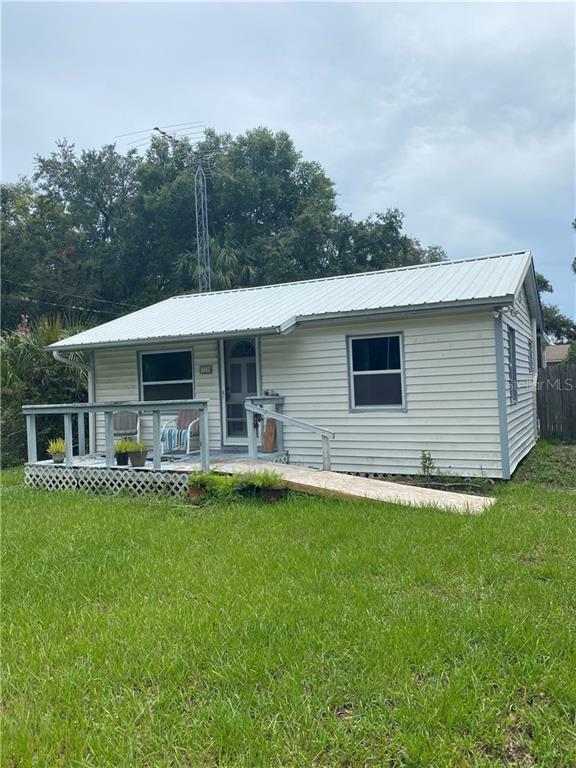 Property Photo:  710 4th Avenue  FL 34785 