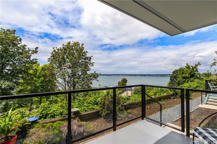 Property Photo:  444 S State St 109  WA 98225 