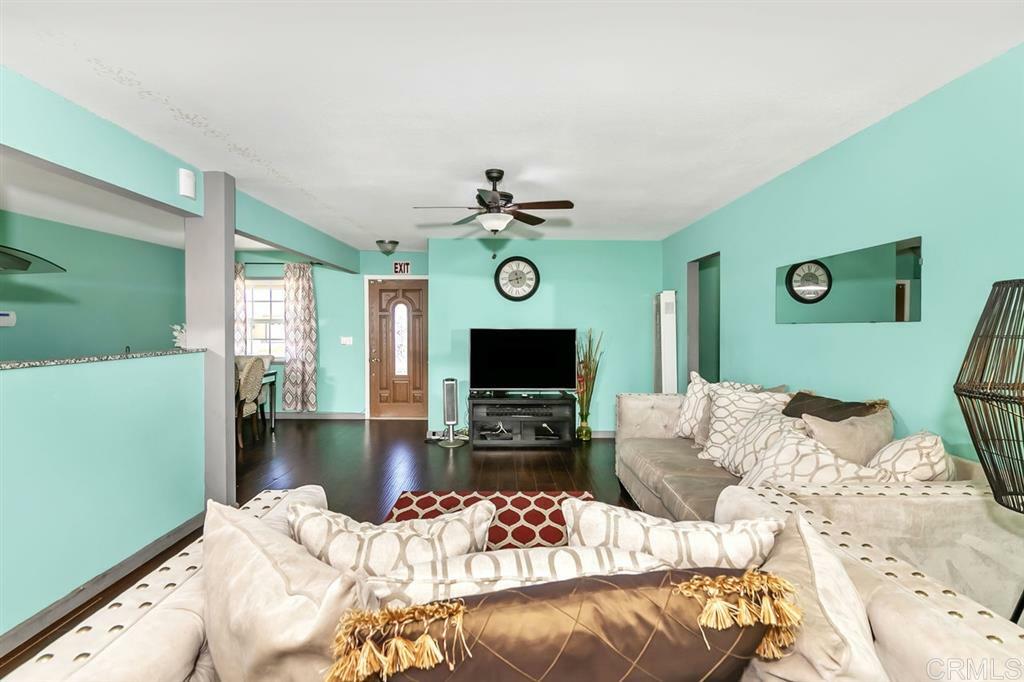 Property Photo: 468 Hightree Place CA 92114