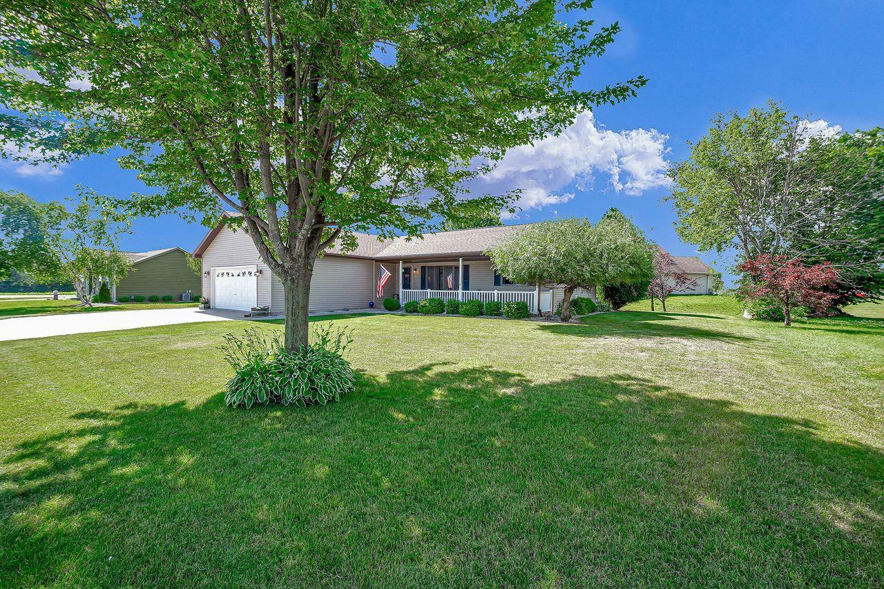 Property Photo:  131 Farmview Dr  WI 53004 