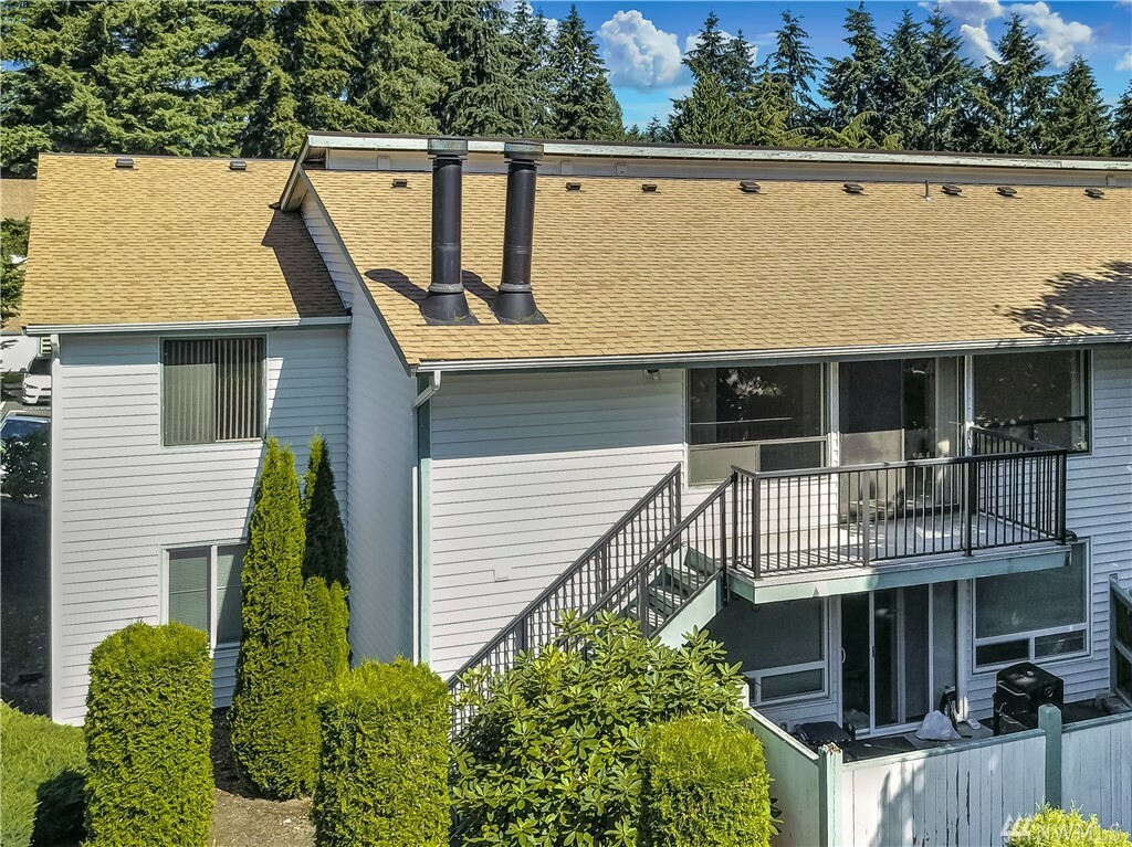 Property Photo: 1906 SW 318th Place 17D WA 98023