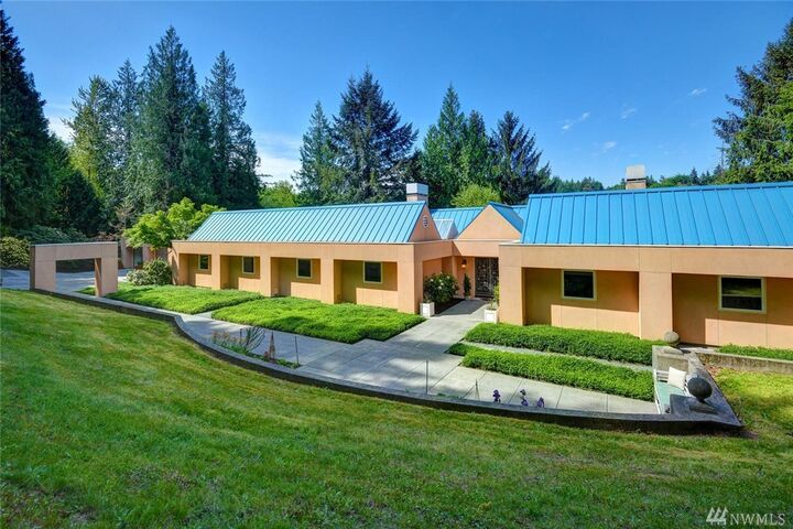 Property Photo:  1417  238th Avenue SE  WA 98075 