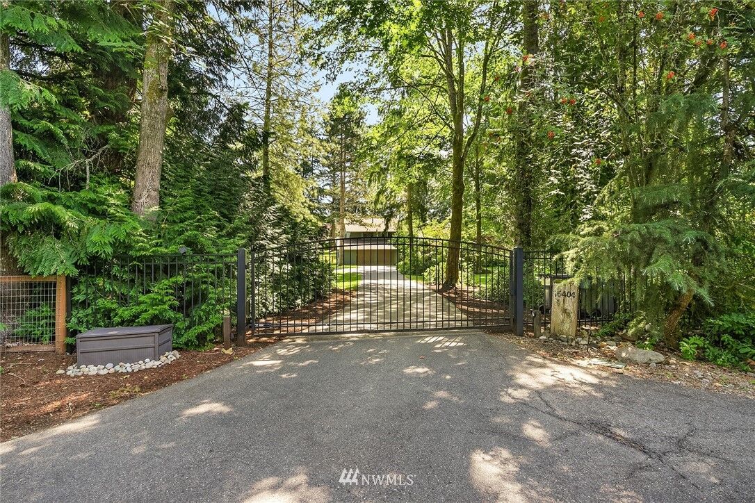 Property Photo:  16404  164th Avenue NE  WA 98072 