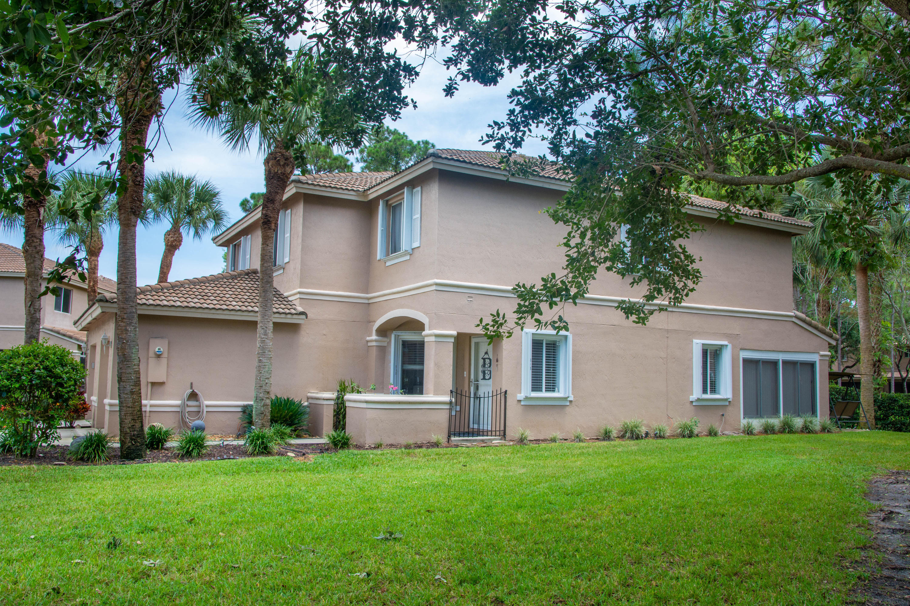 Property Photo: 4615 Pinemore Lane FL 33463
