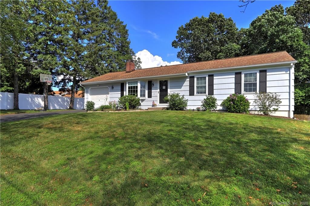 Property Photo: 15 Essex Drive CT 06460