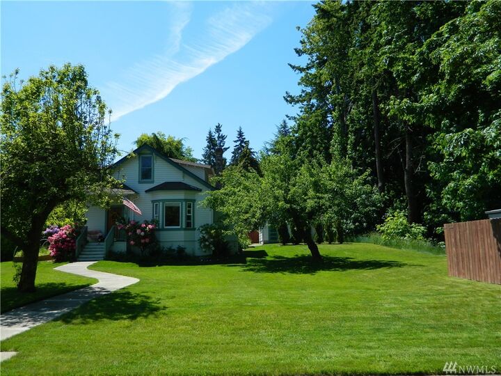 Property Photo:  328 W 14th Street  WA 98362 