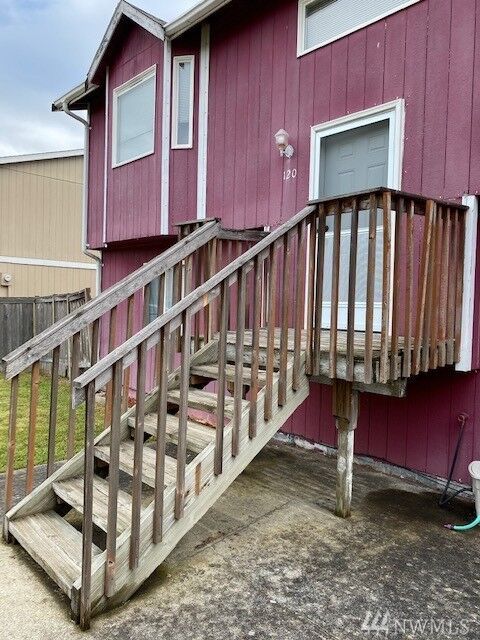 Property Photo: 120 Valley View Drive WA 98047