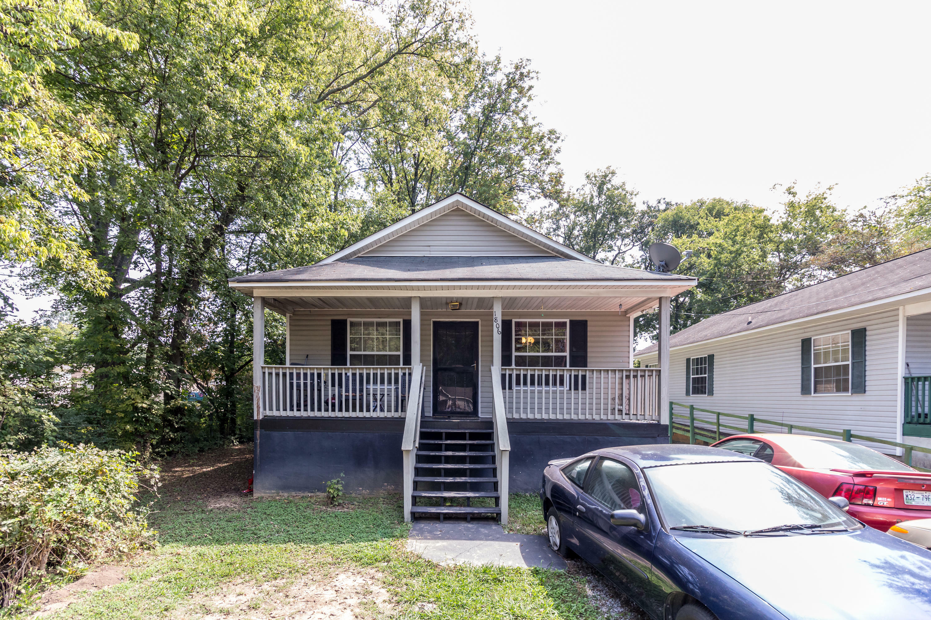 1806 S Highland Park Ave  Chattanooga TN 37404 photo