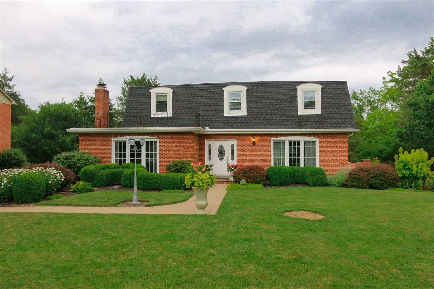 Property Photo: 11748 Laurelview Dr OH 45249