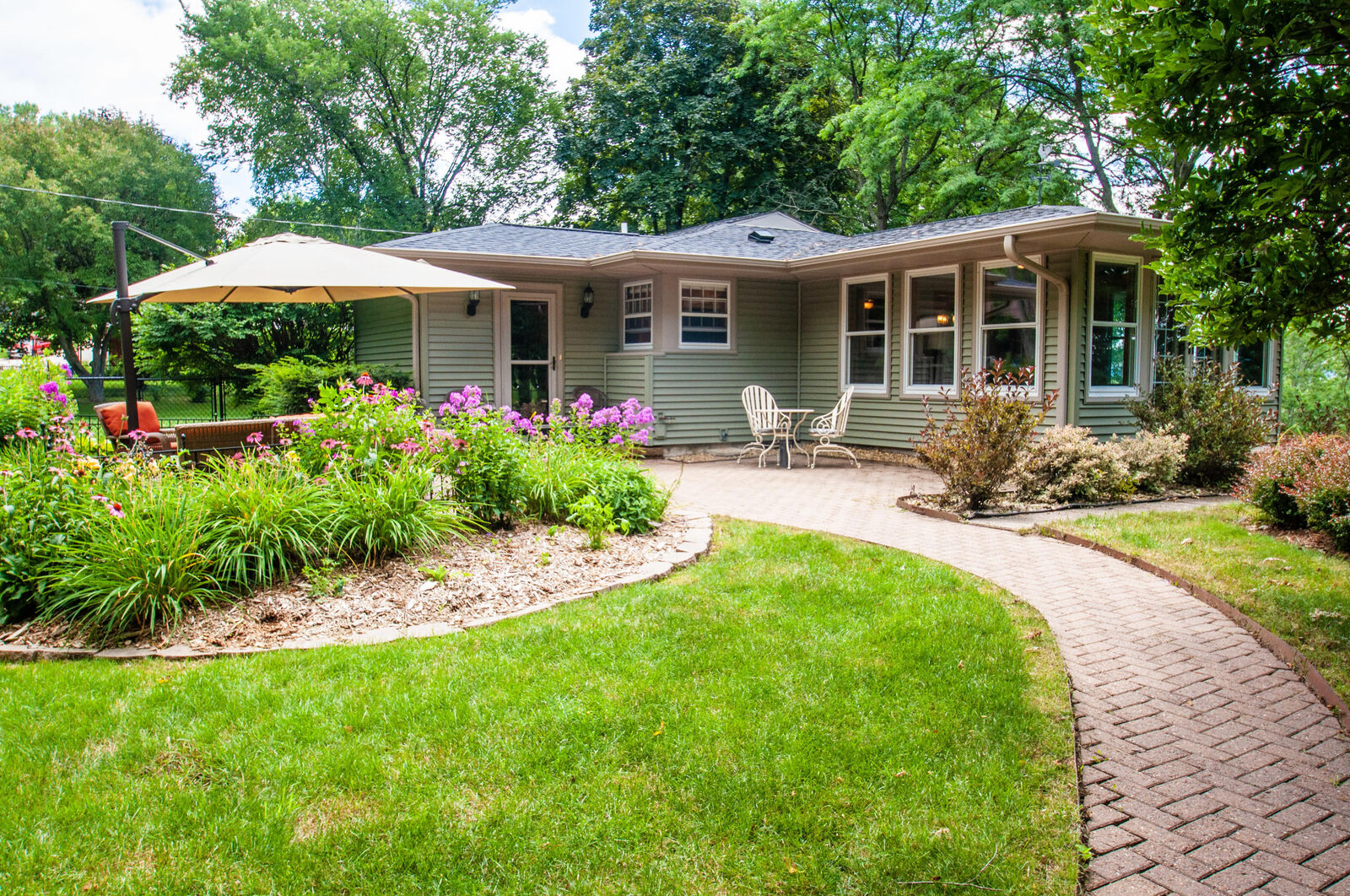Property Photo:  202 Hillview Blvd  MN 55947 