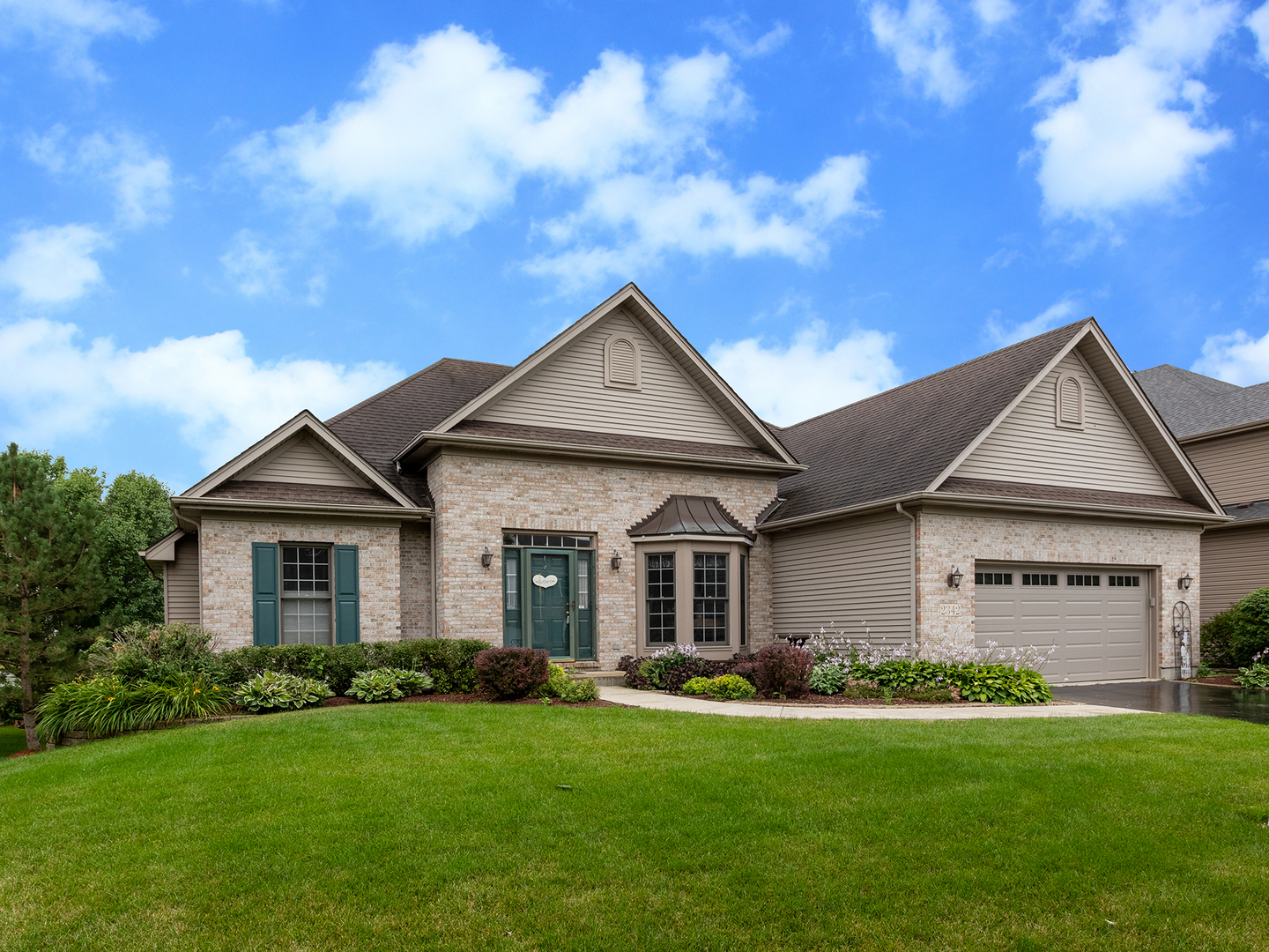Property Photo: 2342 Lehman Drive IL 60185