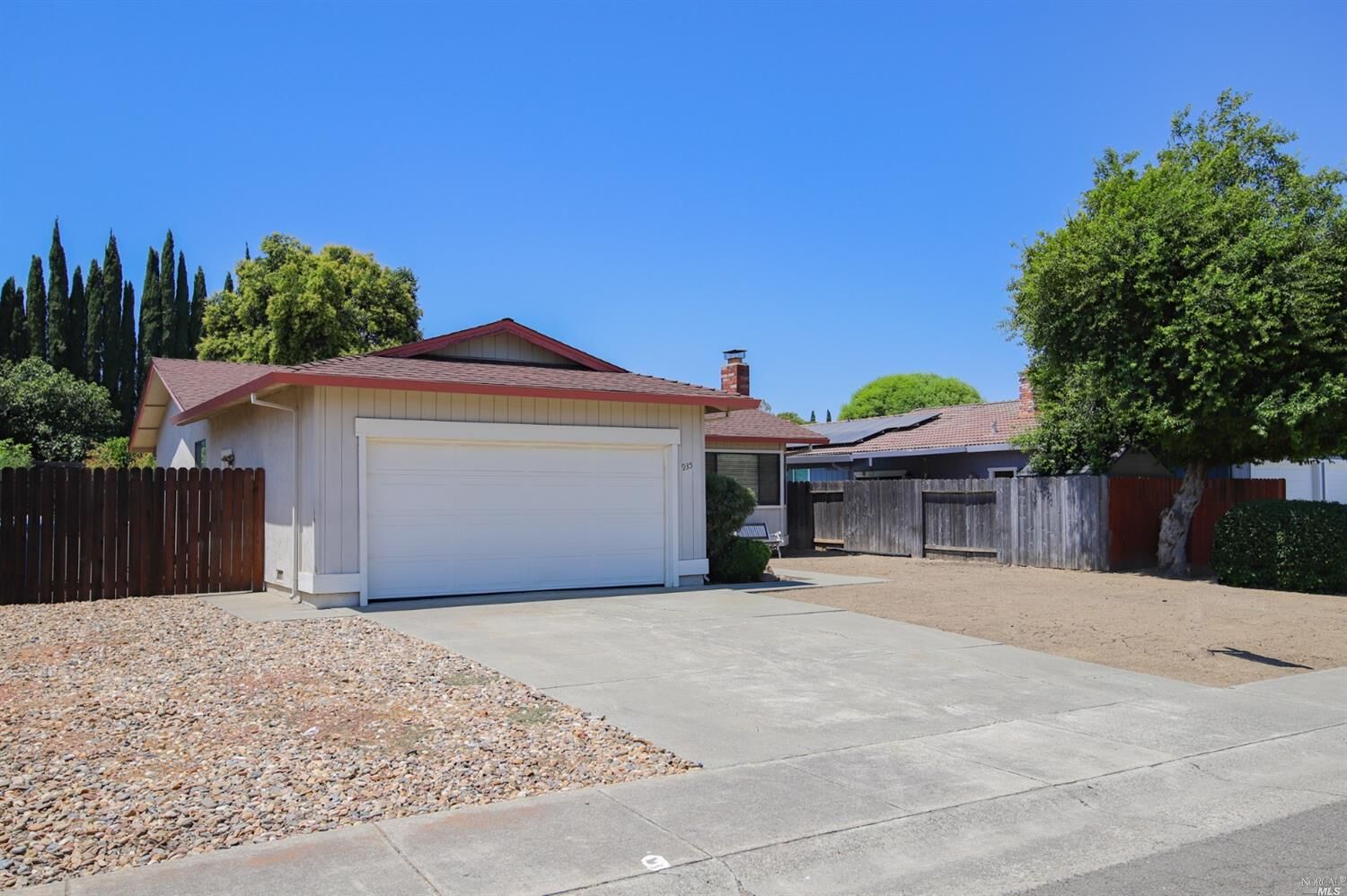 Property Photo:  
