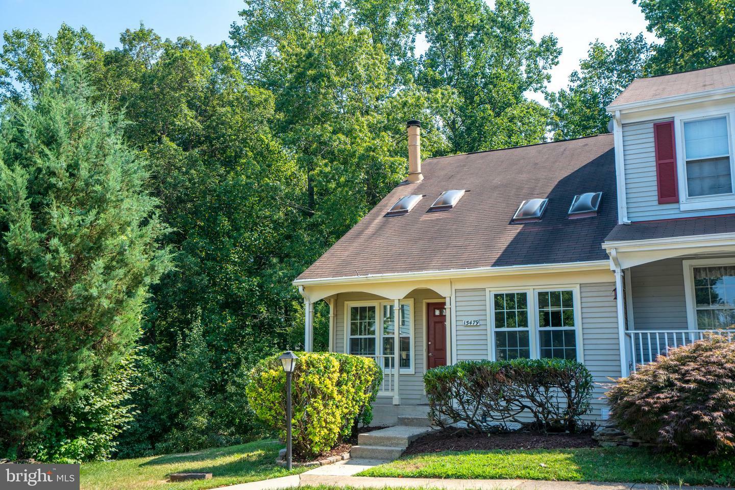 Property Photo: 15479 Cliffview Drive VA 22025