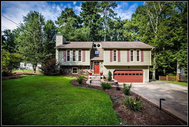 Property Photo: 855 N Burnt Hickory Road GA 30134