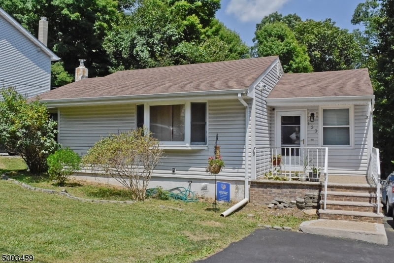 Property Photo:  123 Omaha Ave  NJ 07866 