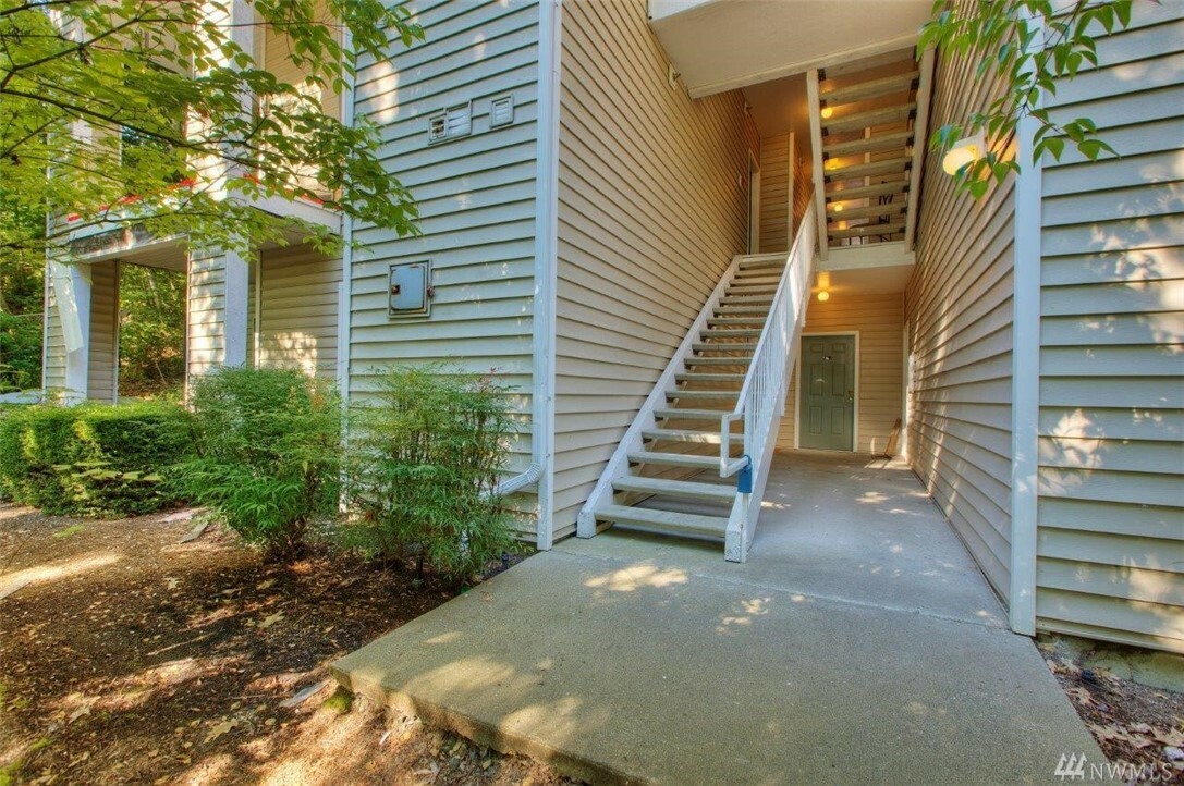 Property Photo:  801 Rainier Ave N B109  WA 98057 