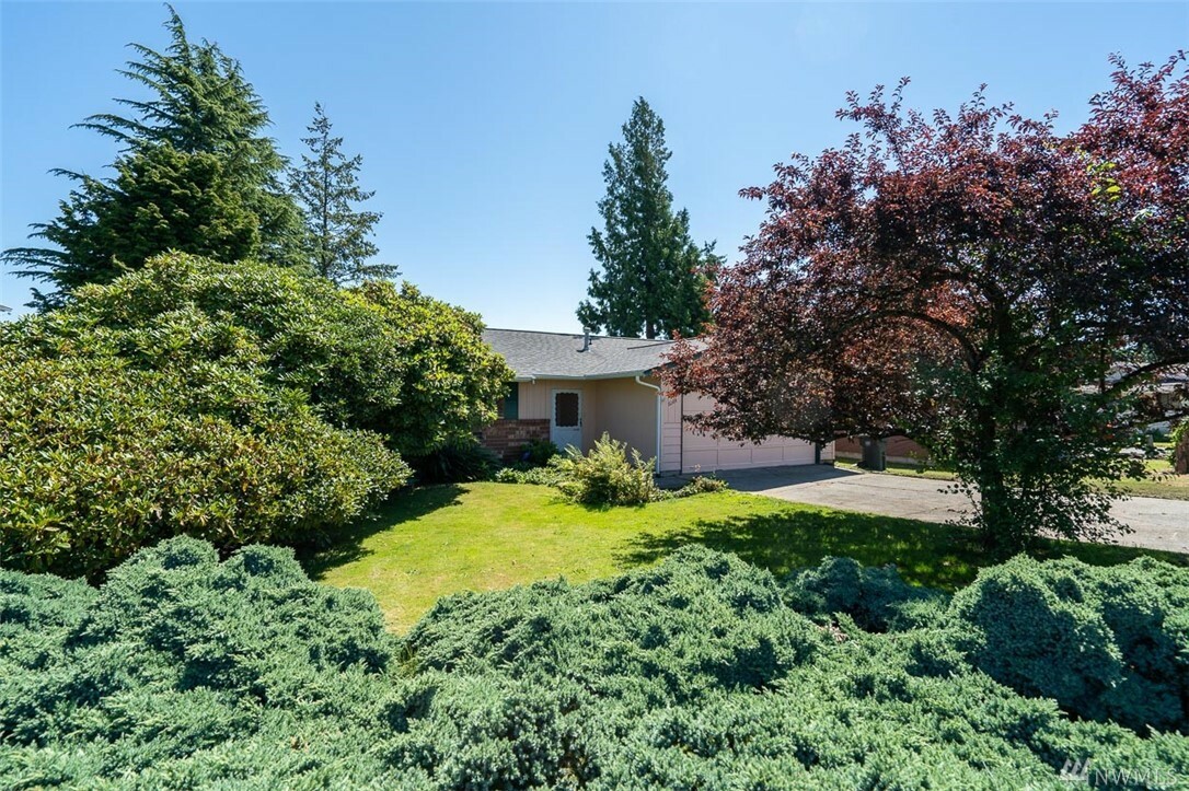 Property Photo:  6084 Sunshine Dr  WA 98248 