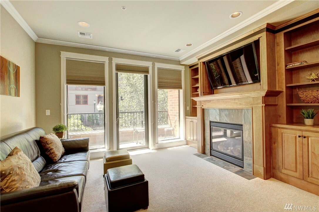 Property Photo: 505 Broadway 502 WA 98402