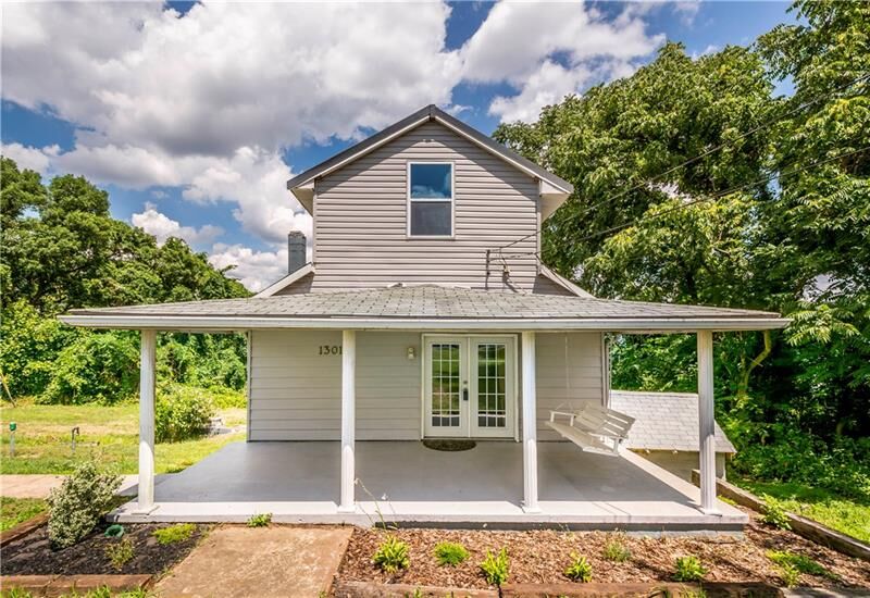 Property Photo:  1301 Overlook Ave  PA 15001 