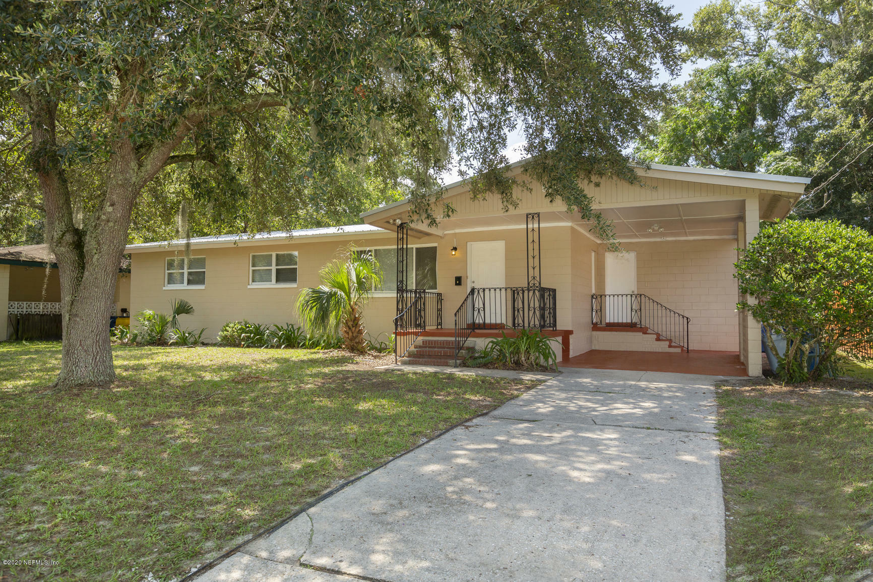 Property Photo:  5560 Paul Bett Drive  FL 32277 