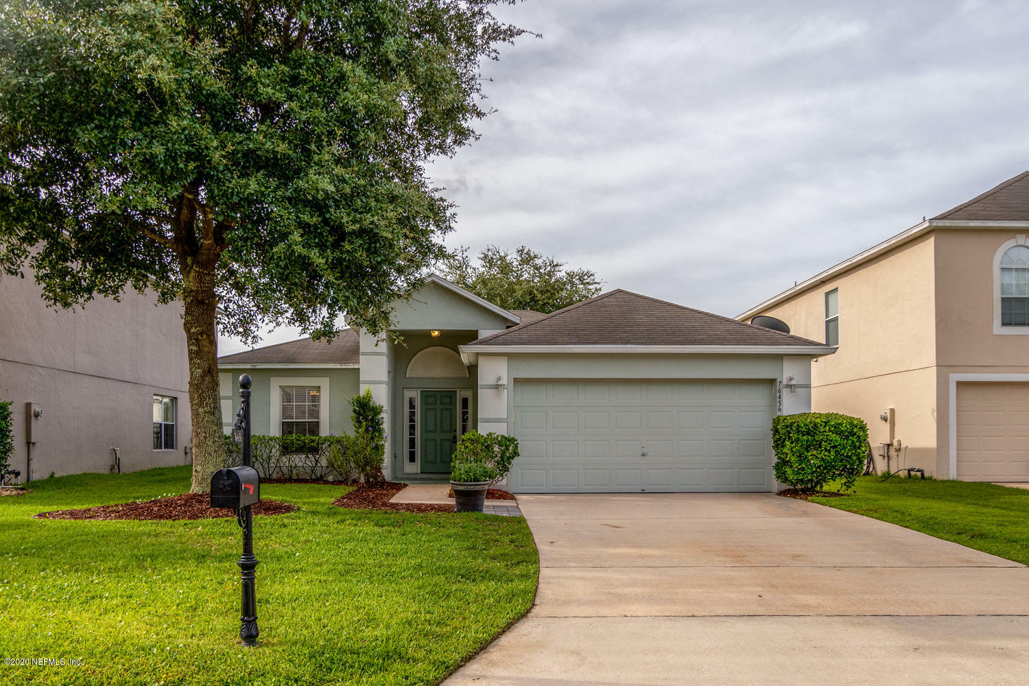 Property Photo:  76456 Long Leaf Loop  FL 32097 