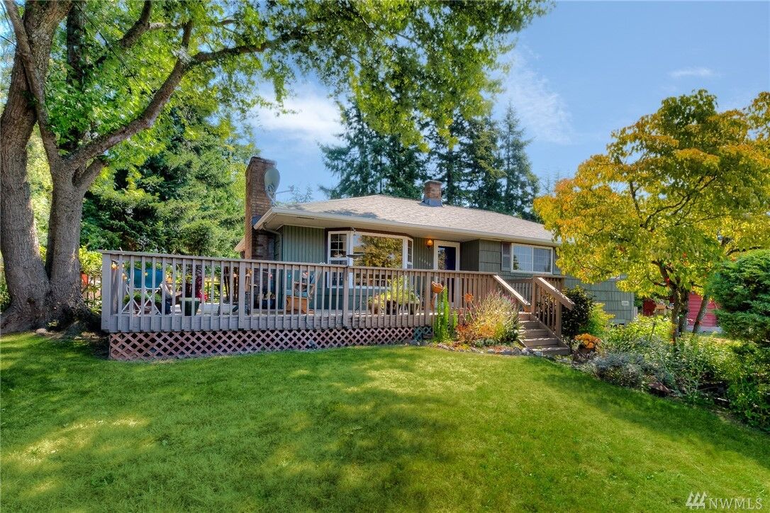 Property Photo: 11506 20th Avenue SW WA 98146