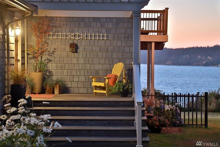 Property Photo:  732  Edgecliff Drive  WA 98260 