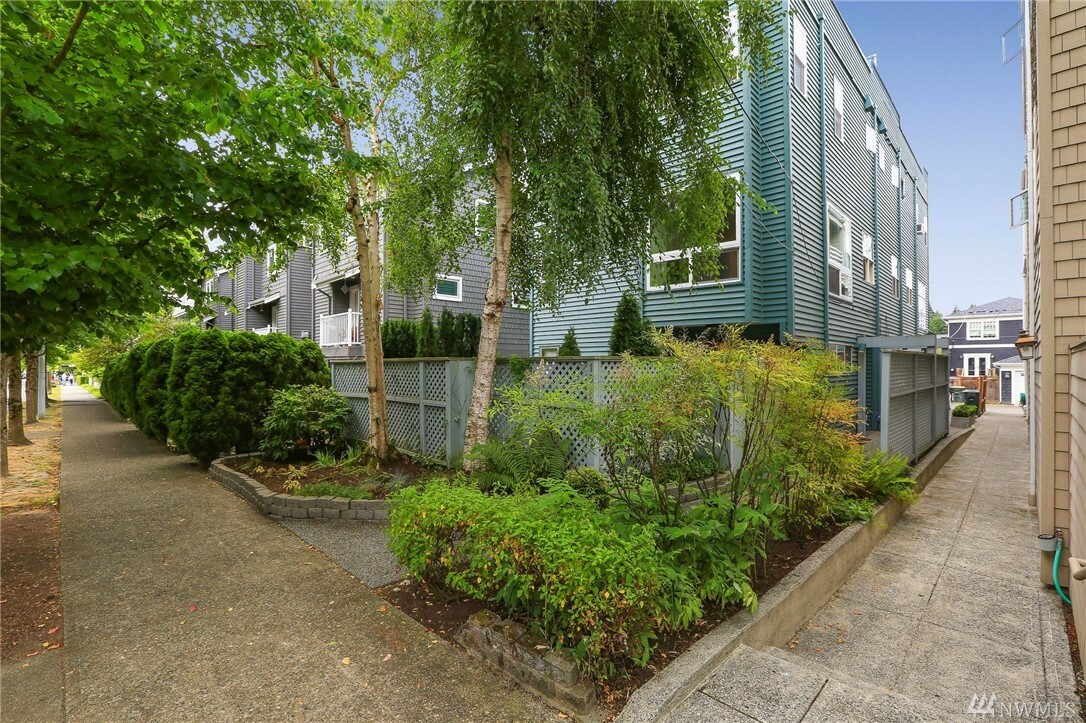 Property Photo:  1929 42nd Ave E B  WA 98112 