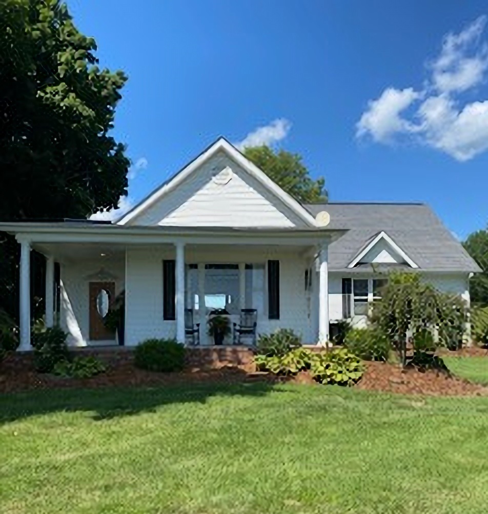 Property Photo: 2712 N 75 E IN 47501