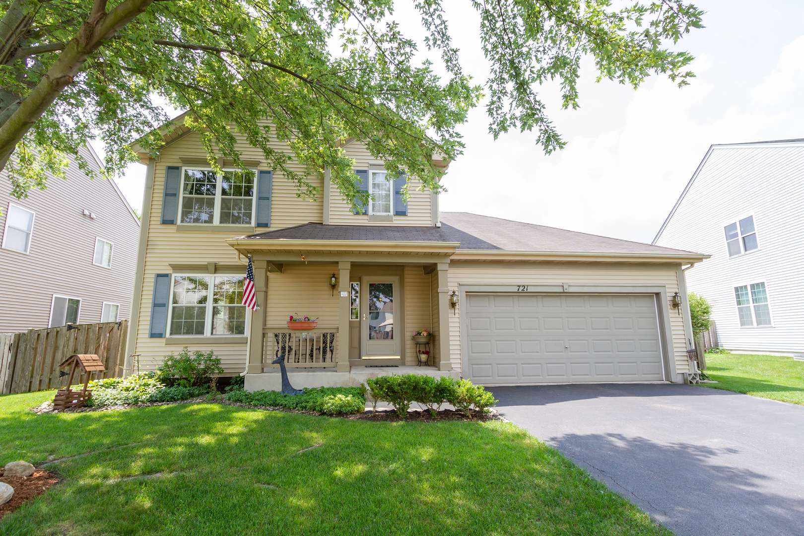 Property Photo:  721 Bluebell Lane  IL 60140 