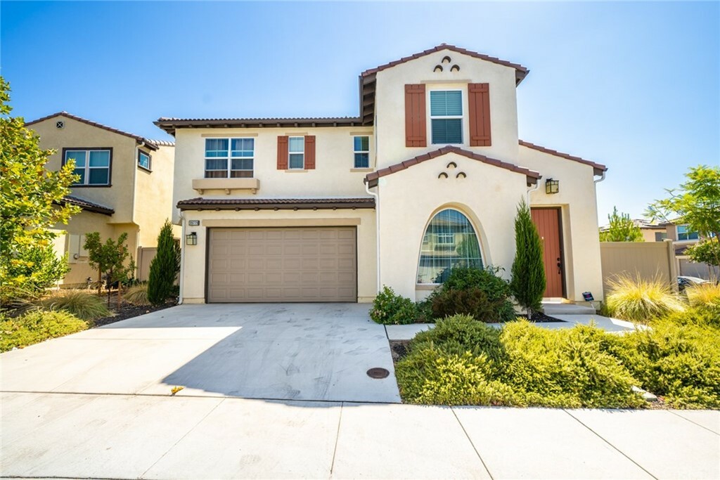 Property Photo:  39779 Strada Firenze  CA 92532 