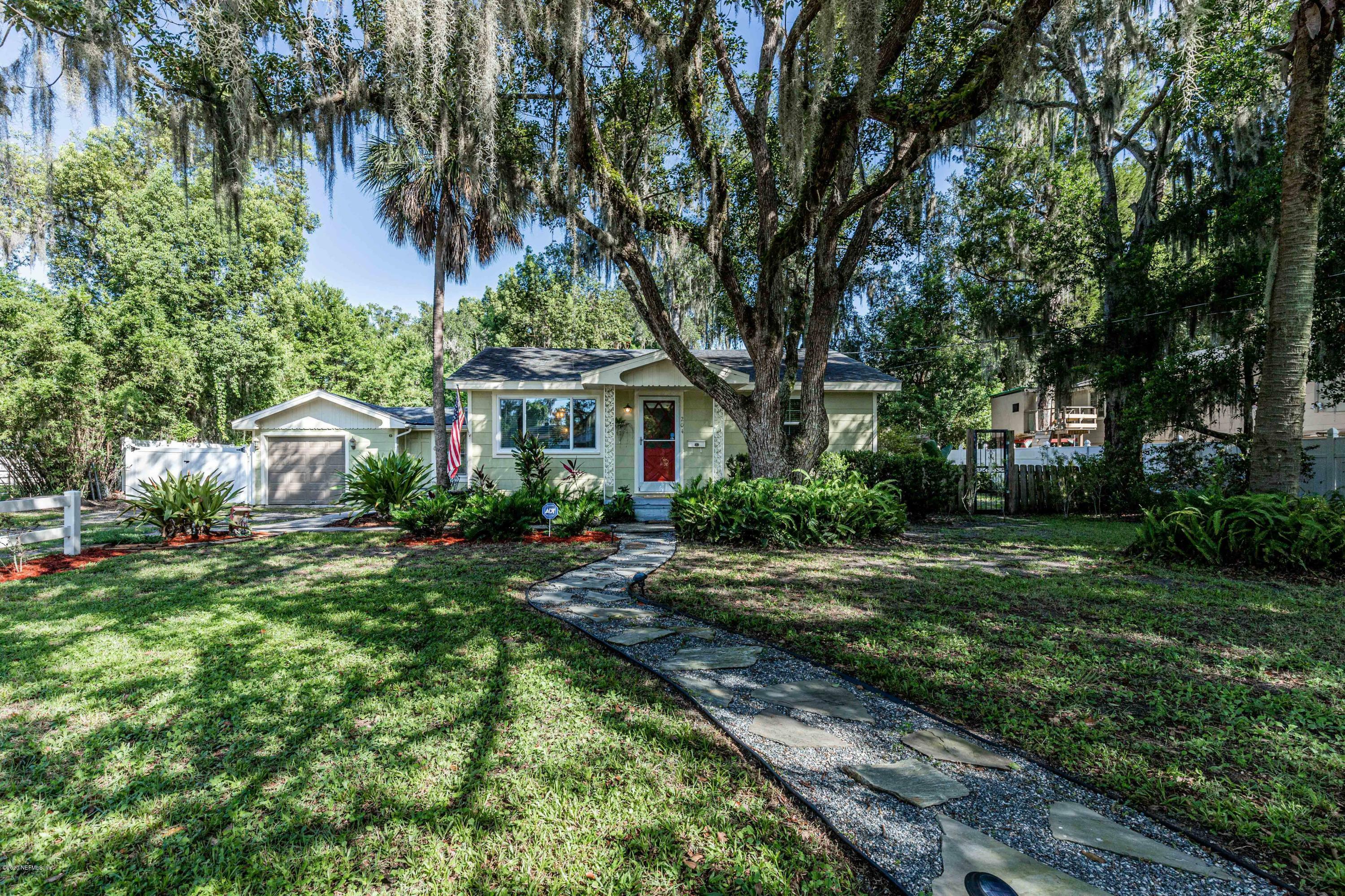 Property Photo:  204 Bayard Street  FL 32043 