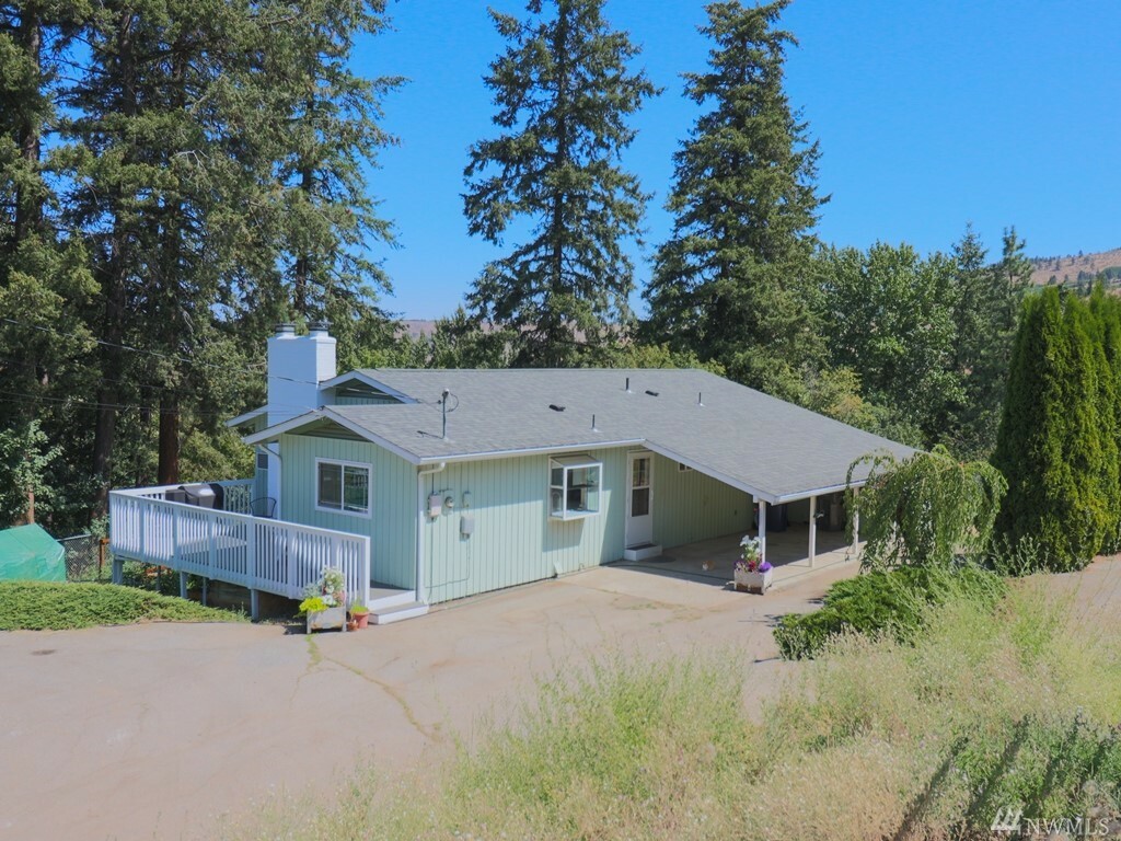 Property Photo:  5241 Squilchuck Rd  WA 98801 