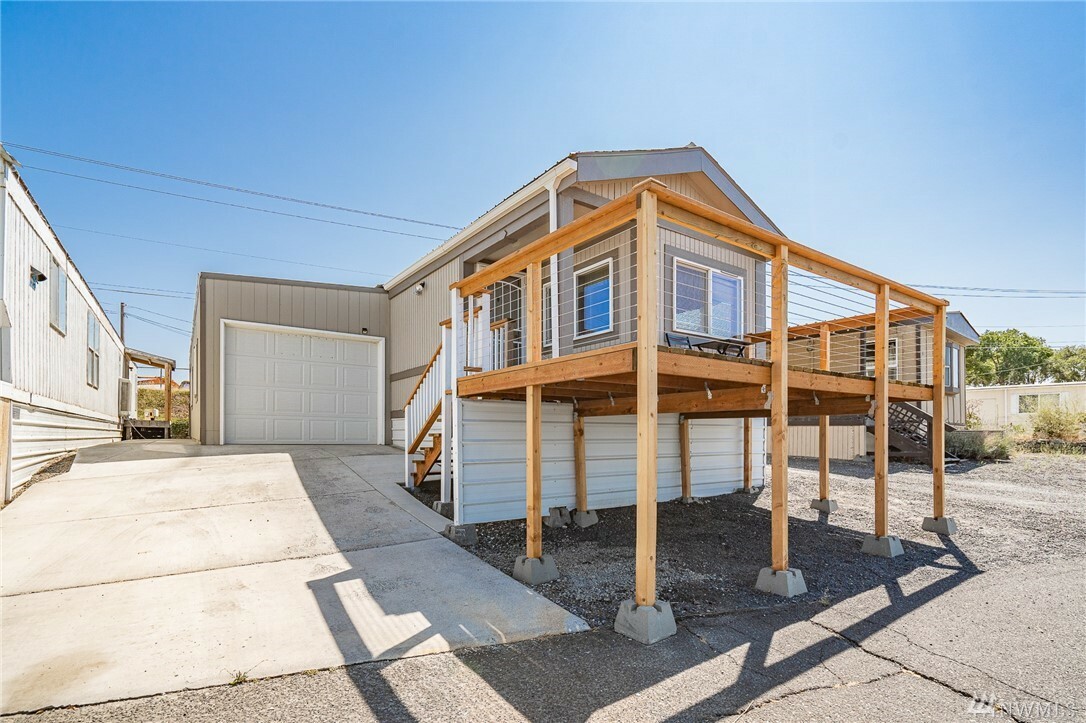 Property Photo:  1804 W Marina Dr 42  WA 98837 