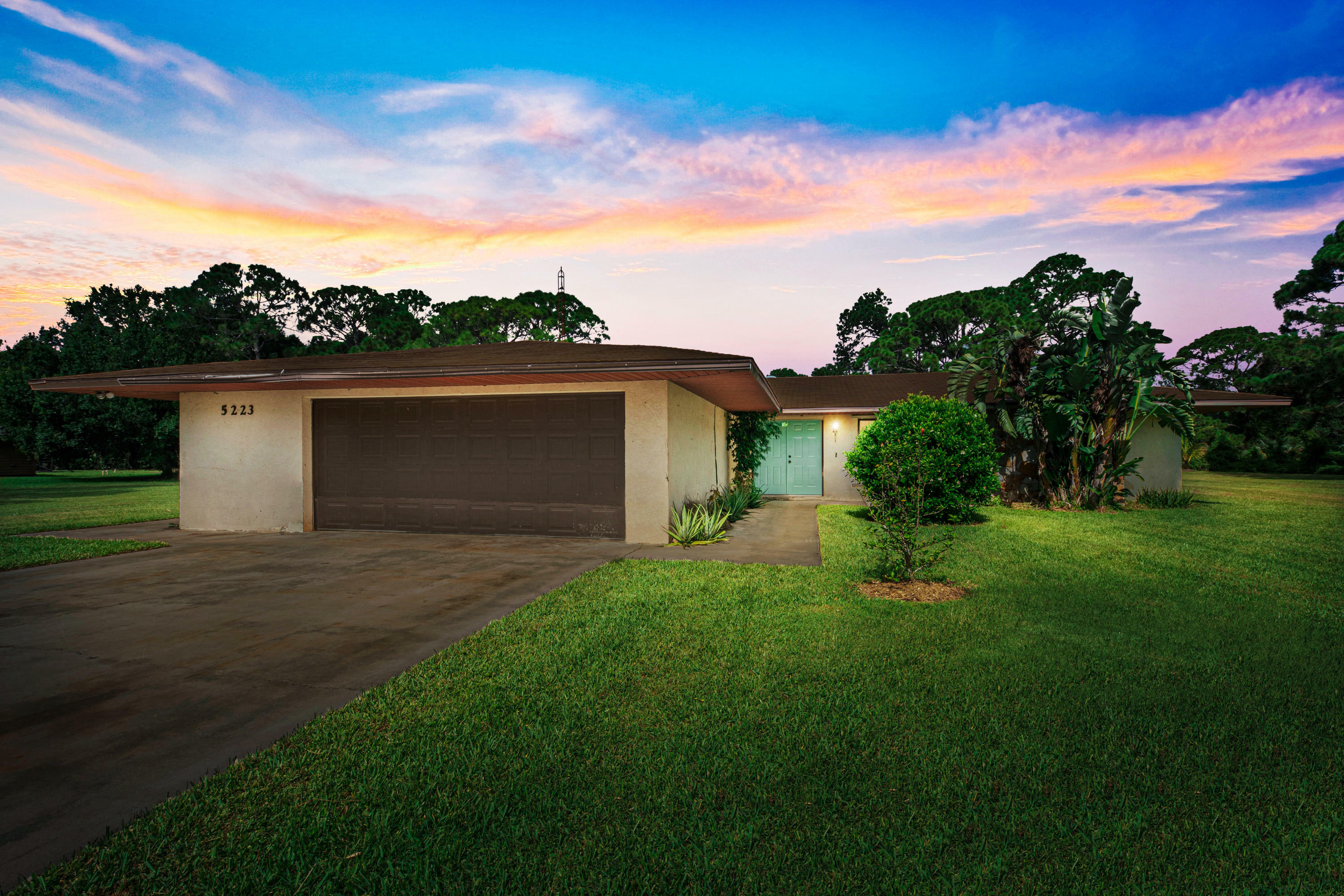 Property Photo:  5223 Palmetto Drive  FL 34982 