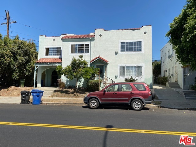 Property Photo: 5115 Edgewood Pl CA 90019