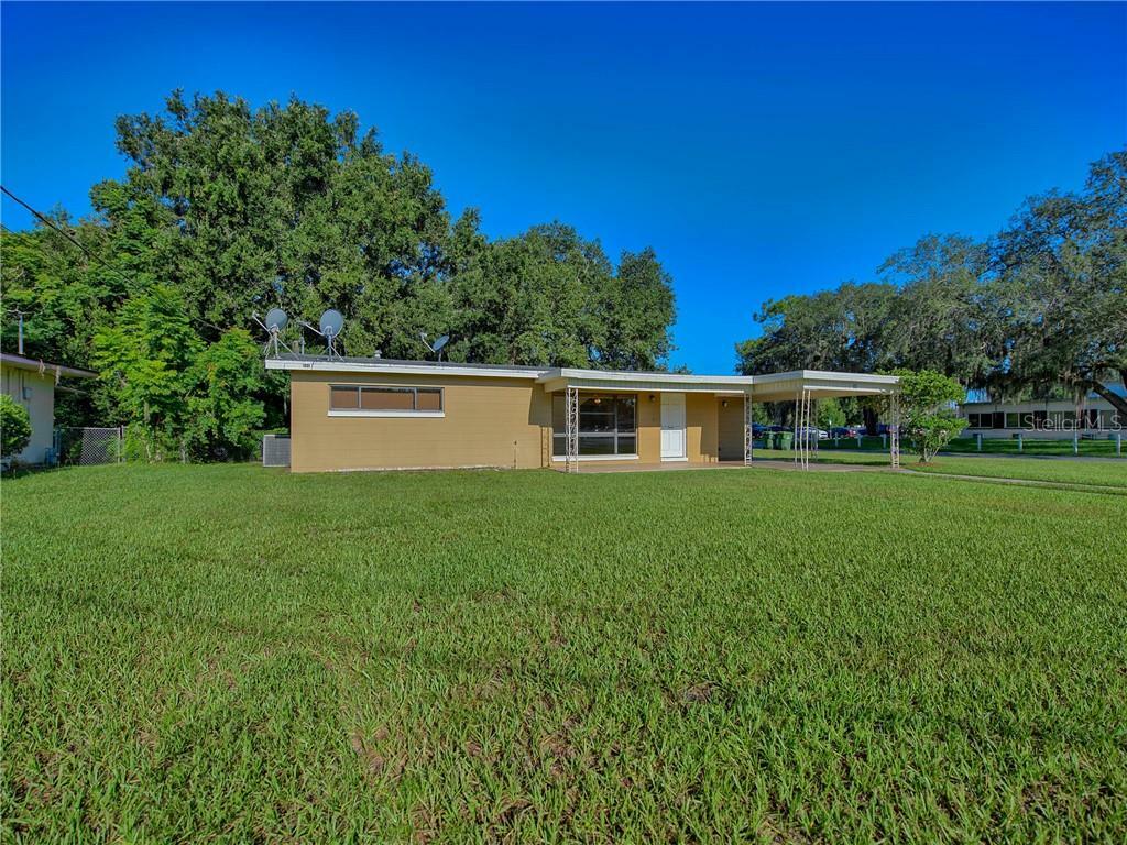 Property Photo:  601 Florida Avenue  FL 34748 