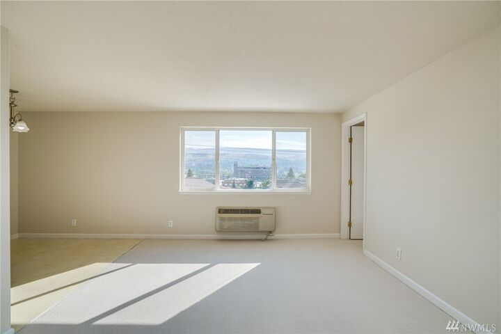 Property Photo:  201 N Pennsylvania Ave  WA 98801 